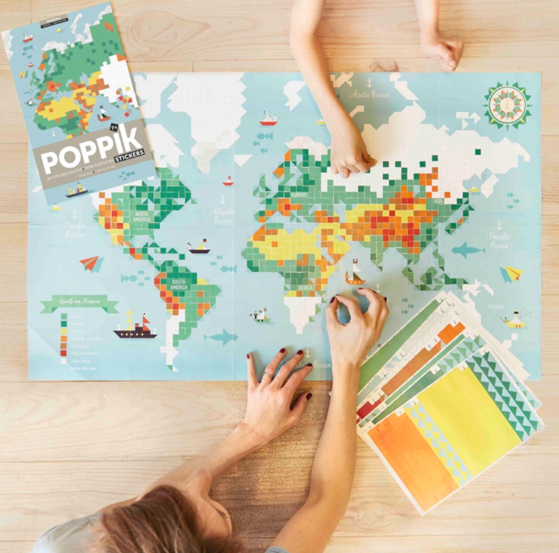 Poster et 1600 stickers Carte du monde Poppik